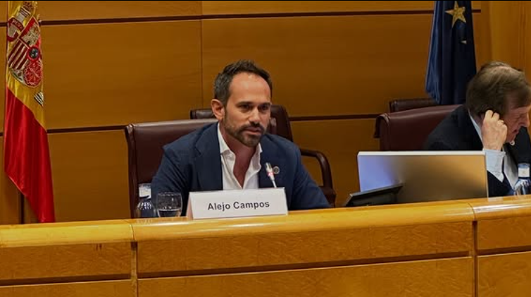 El Director regional de Crime Stoppers Para el Caribe Bermudas y América Latina, Alejo Campos participó del 29Th foro ………… en el Senado de España con la presencia de 140 delegados de 33 países para dialogar sobre temas de seguridad y desarrollo. Economías ilícitas fue el tema abordado en su conferencia y contribuyo a visibilizar las redes criminales transnacionales operativas entre América Latina y Europa con foco en España, quienes controlan las rutas y las cadena logística del comercio internacional.